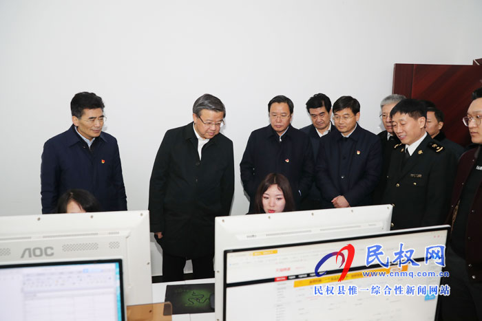 海關總署署長、黨委書記倪岳峰到我縣調(diào)研扶貧工作