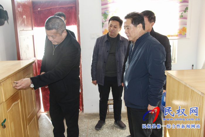 市民政局副局長(zhǎng)馮芒到人和鎮(zhèn)敬老院檢查安全生產(chǎn)工作 市民政局副局長(zhǎng)馮芒到人和鎮(zhèn)敬老院檢查安全生產(chǎn)工作