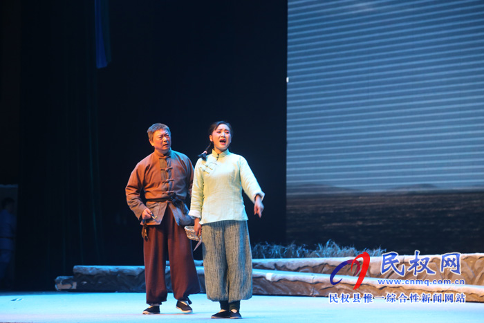 紅色豫劇《小推車(chē)》在民權(quán)精彩上演