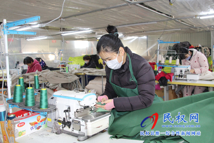 林七鄉(xiāng):扶貧車間生產(chǎn)忙 林七鄉(xiāng):扶貧車間生產(chǎn)忙