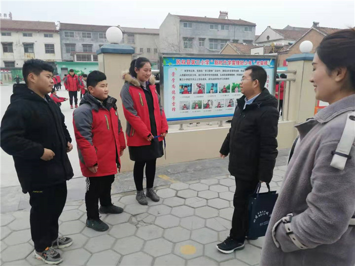 民權(quán)縣第三小學(xué)迎接市級(jí)文明校園復(fù)查驗(yàn)收