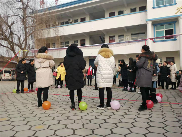 第三小學舉行教師冬季運動會 第三小學舉行教師冬季運動會