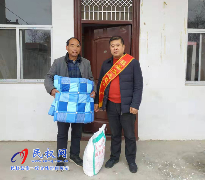 縣委辦開展春節(jié)前慰問困難群眾活動(dòng) 縣委辦開展春節(jié)前慰問困難群眾活動(dòng)