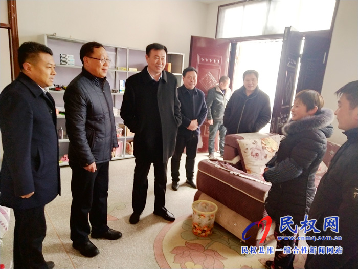 市人社局副局長(zhǎng)田海超慰問返鄉(xiāng)農(nóng)民工 市人社局副局長(zhǎng)田海超慰問返鄉(xiāng)農(nóng)民工