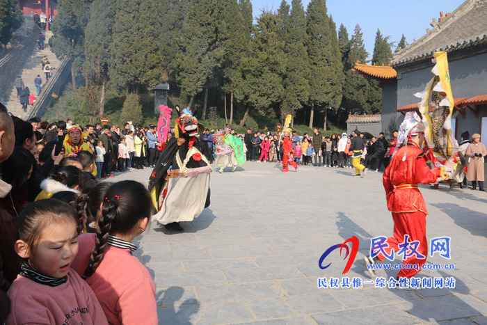 我縣非遺項(xiàng)目參加央視《傳奇中國(guó)節(jié).春節(jié)》錄播點(diǎn)展演 我縣非遺項(xiàng)目參加央視《傳奇中國(guó)節(jié).春節(jié)》錄播點(diǎn)展演