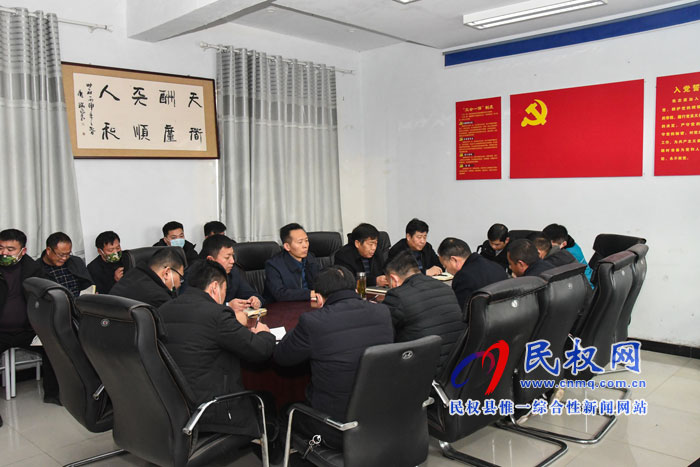 縣委常委、副縣長信木祥人和鎮(zhèn)督導(dǎo)新型冠狀病毒感染的肺炎疫情防控工作
