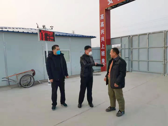 縣委常委、副縣長(zhǎng)房季到民權(quán)保稅物流中心建筑工地督導(dǎo)新型冠狀病毒防控工作
