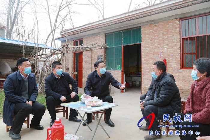 市人大常委會副主任、縣委書記姬脈常看望慰問民權(quán)籍醫(yī)療隊員的家屬