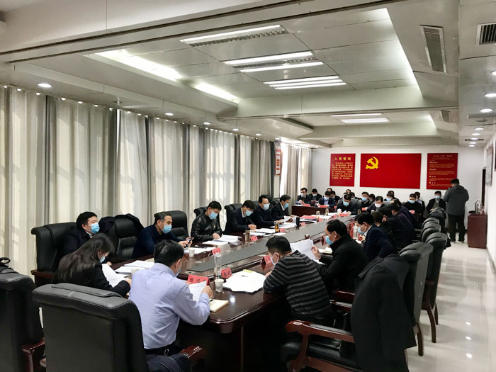 縣委副書記、縣長張團(tuán)結(jié)主持召開縣長辦公會(huì)