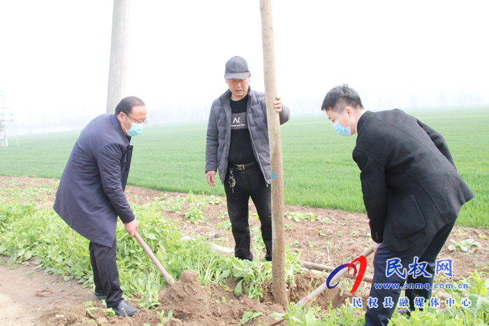 褚廟鄉(xiāng)掀起春季植樹造林熱潮? 褚廟鄉(xiāng)掀起春季植樹造林熱潮?