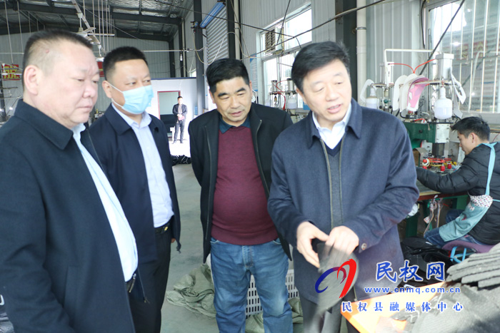 縣委群工部部長(zhǎng)陳鴻志到伯黨鄉(xiāng)督導(dǎo)查看扶貧工作 縣委群工部部長(zhǎng)陳鴻志到伯黨鄉(xiāng)督導(dǎo)查看扶貧工作