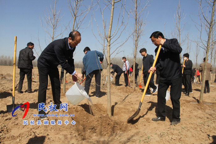 市人大常委會(huì)在民權(quán)國(guó)家森林公園舉辦民主法治生態(tài)建設(shè)主題植樹活動(dòng) 市人大常委會(huì)在民權(quán)國(guó)家森林公園舉辦民主法治生態(tài)建設(shè)主題植樹活動(dòng)