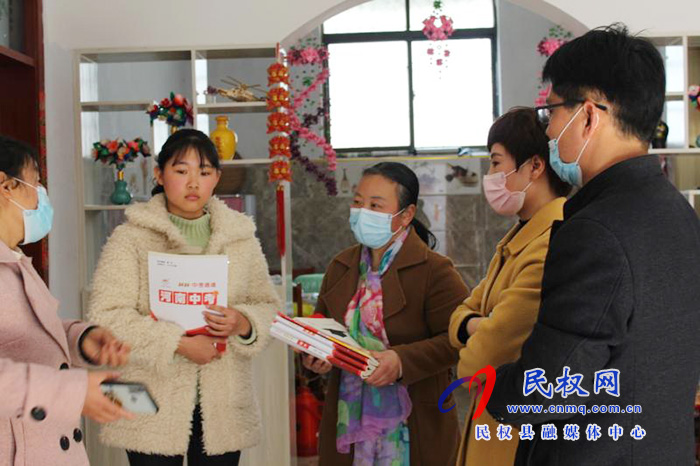 民權(quán)縣實(shí)驗(yàn)中學(xué)開展疫情下的家訪活動(dòng) 民權(quán)縣實(shí)驗(yàn)中學(xué)開展疫情下的家訪活動(dòng)