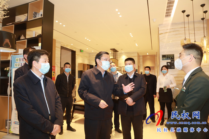 市人大常委會副主任、縣委書記姬脈常查看我縣重點公共服務(wù)業(yè)場所復(fù)工復(fù)產(chǎn)工作