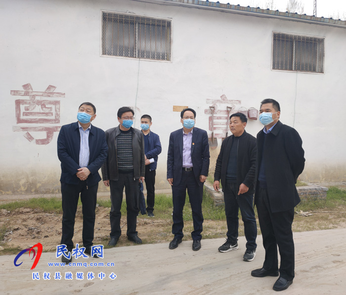 縣委常委、常務(wù)副縣長(zhǎng)李啟峰調(diào)研我縣煙花爆竹去庫(kù)存清零工作