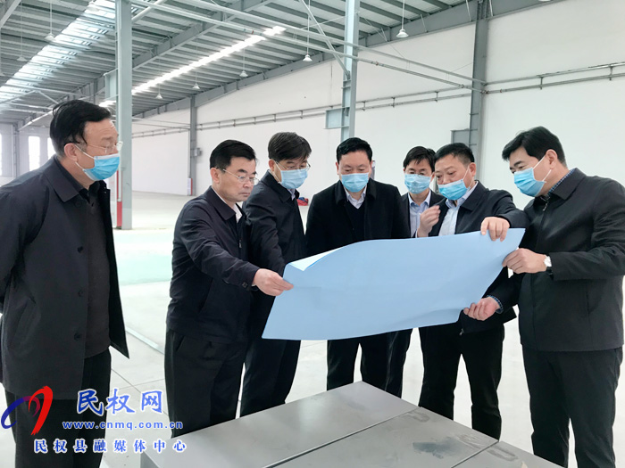 縣委副書記、縣長張團結調研企業(yè)發(fā)展和項目建設情況