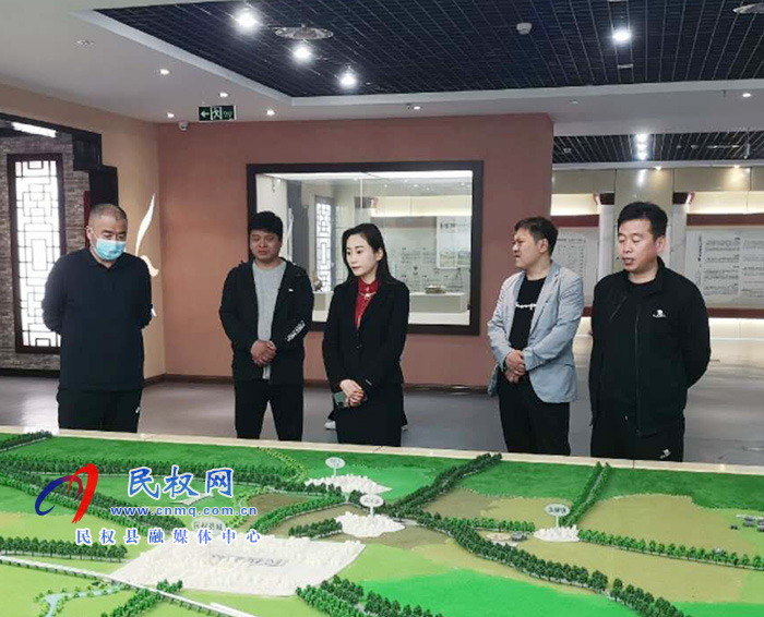 副縣長朱琳實(shí)地調(diào)研在建項(xiàng)目 副縣長朱琳實(shí)地調(diào)研在建項(xiàng)目