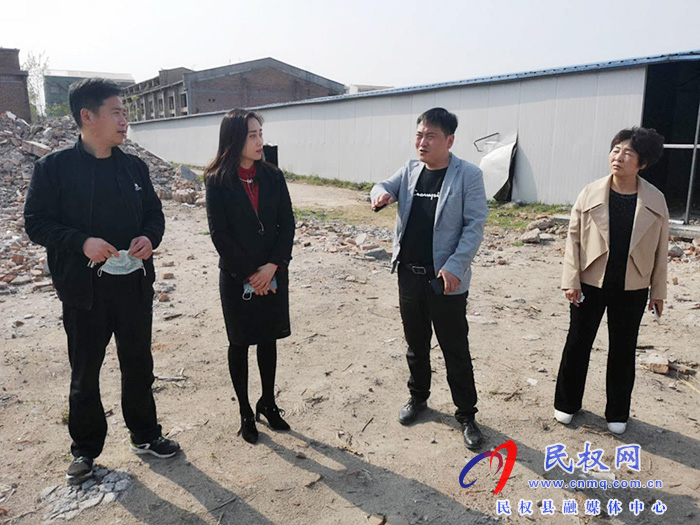 副縣長朱琳實(shí)地調(diào)研在建項(xiàng)目 副縣長朱琳實(shí)地調(diào)研在建項(xiàng)目