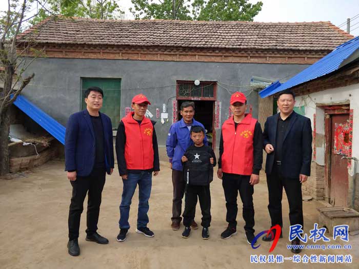 民權(quán)縣道路運(yùn)輸服務(wù)中心開展走訪關(guān)愛留守兒童志愿服務(wù)活動(dòng)