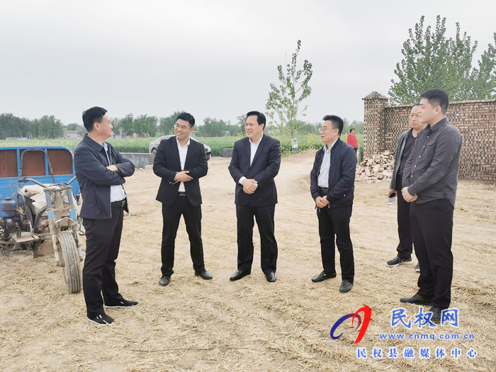 縣委常委、縣政法委書記、副縣長孟祥亮調(diào)研生豬生產(chǎn)