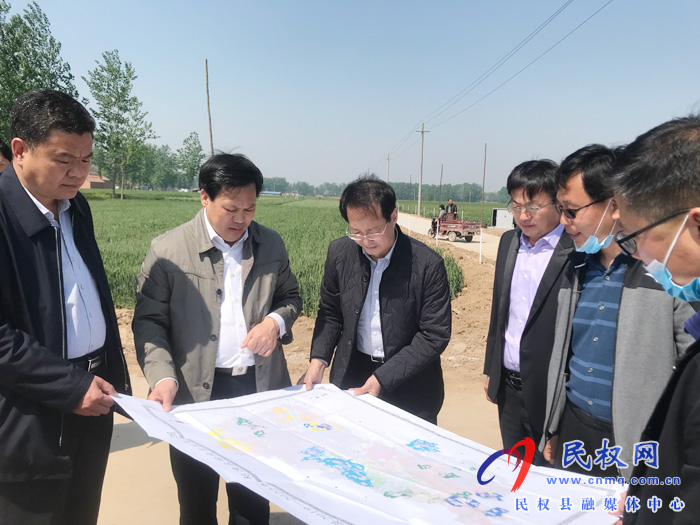 省農(nóng)業(yè)農(nóng)村廳黨組成員謝長偉到我縣調(diào)研2019年度高標準農(nóng)田工作 省農(nóng)業(yè)農(nóng)村廳黨組成員謝長偉到我縣調(diào)研2019年度高標準農(nóng)田工作