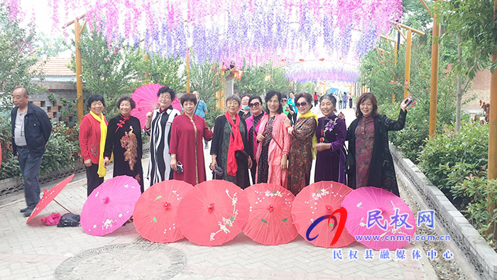 民權(quán):美麗鄉(xiāng)村行輕松快樂之旅啟動(dòng) 民權(quán):美麗鄉(xiāng)村行輕松快樂之旅啟動(dòng)
