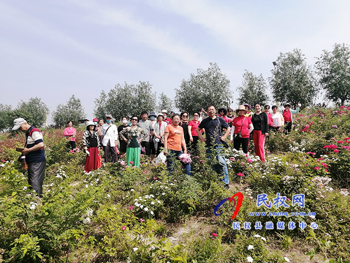 民權(quán):美麗鄉(xiāng)村行輕松快樂之旅啟動(dòng) 民權(quán):美麗鄉(xiāng)村行輕松快樂之旅啟動(dòng)
