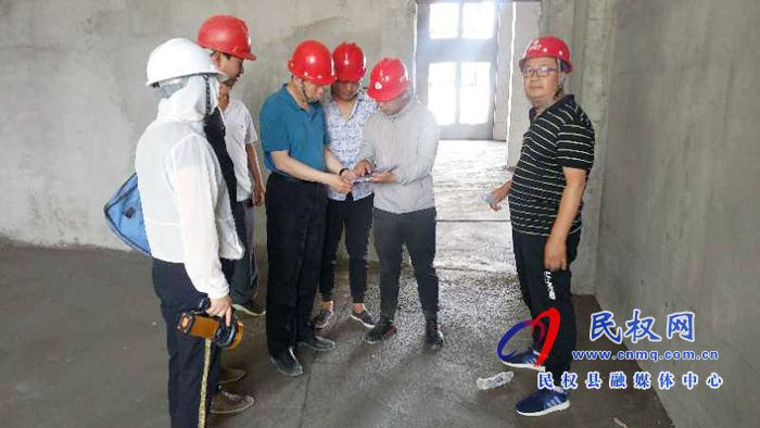 縣委常委、副縣長房季深入施工一線督導(dǎo)保稅物流中心項(xiàng)目建設(shè)