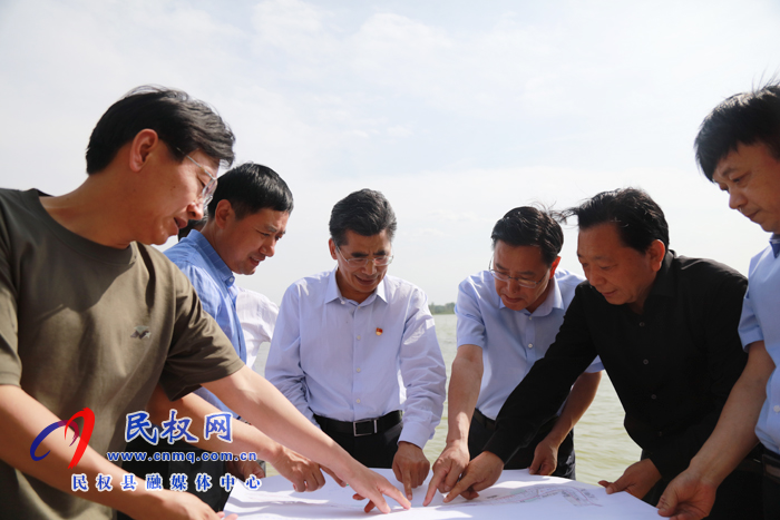 市委書記王戰(zhàn)營(yíng)巡河檢查防汛工作 市委書記王戰(zhàn)營(yíng)巡河檢查防汛工作