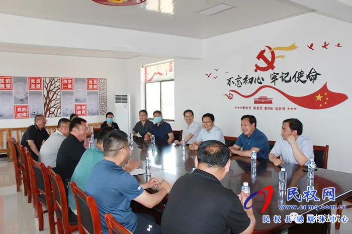 省法院黨組成員政治部主任陳兆法到野崗鎮(zhèn)調研脫貧攻堅工作 省法院黨組成員政治部主任陳兆法到野崗鎮(zhèn)調研脫貧攻堅工作