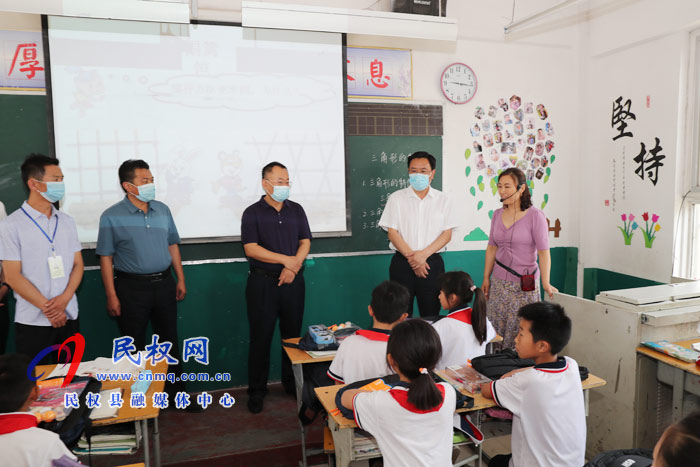 姬脈常寄語全縣少年兒童：立志，樹遠(yuǎn)大理想；求知，成棟梁之才