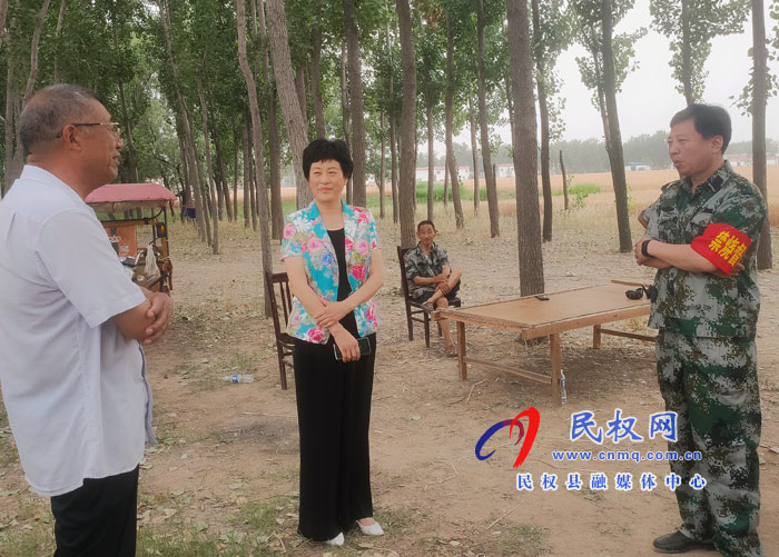 縣人大主任周燕到老顏集鄉(xiāng)督導“三夏”及產業(yè)園建設工作 縣人大主任周燕到老顏集鄉(xiāng)督導“三夏”及產業(yè)園建設工作