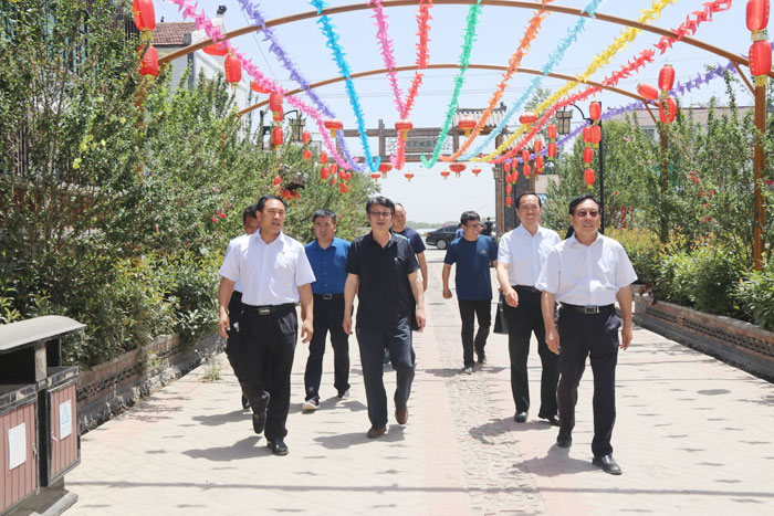 省專家組蒞民檢查創(chuàng)建省級森林城市工作 省專家組蒞民檢查創(chuàng)建省級森林城市工作