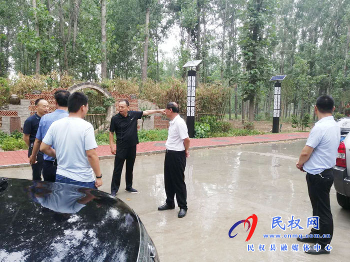 全市供銷(xiāo)系統(tǒng)深化供銷(xiāo)改革服務(wù)特色農(nóng)業(yè)民權(quán)現(xiàn)場(chǎng)會(huì)在我縣召開(kāi) 全市供銷(xiāo)系統(tǒng)深化供銷(xiāo)改革服務(wù)特色農(nóng)業(yè)民權(quán)現(xiàn)場(chǎng)會(huì)在我縣召開(kāi)