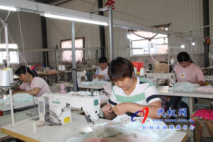 褚廟鄉(xiāng):扶貧車(chē)間生產(chǎn)忙 褚廟鄉(xiāng):扶貧車(chē)間生產(chǎn)忙