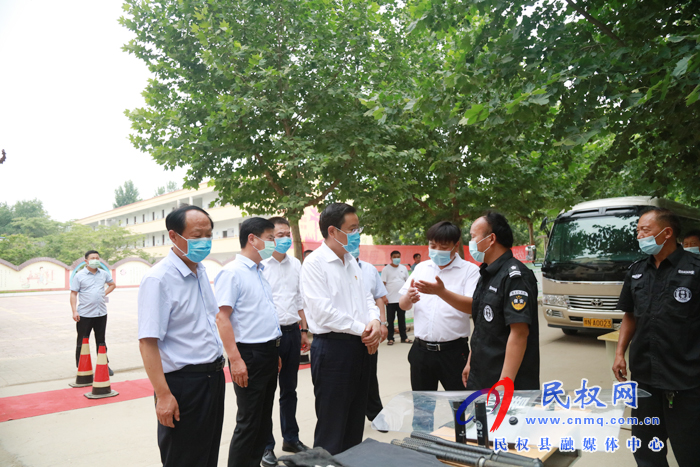 市人大常委會副主任、縣委書記姬脈常深入白云寺鎮(zhèn)督導(dǎo)檢查學(xué)校食品安全工作