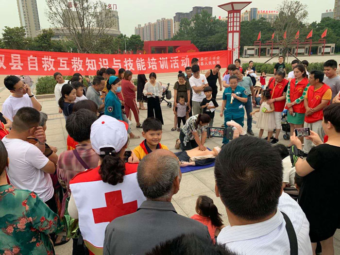 民權(quán)縣紅十字會組織開展自救互救知識技能培訓在東區(qū)廣場舉行