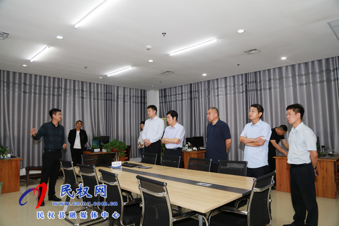 縣委常委、宣傳部長屠志遠到融媒體中心調(diào)研指導(dǎo)工作