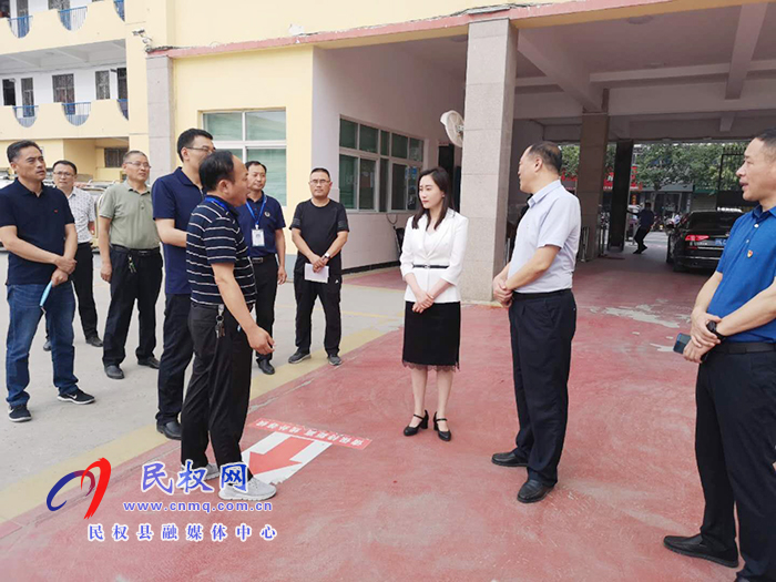 副縣長(zhǎng)朱琳到高招各考點(diǎn)查看準(zhǔn)備工作 副縣長(zhǎng)朱琳到高招各考點(diǎn)查看準(zhǔn)備工作