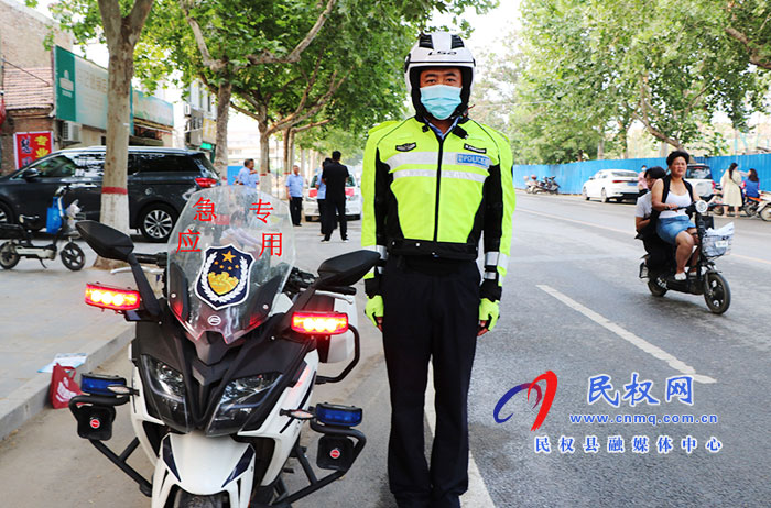 縣公安局多警聯(lián)動全力護(hù)航“高考” 縣公安局多警聯(lián)動全力護(hù)航“高考”