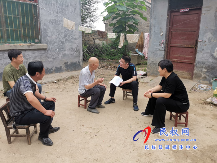 縣人大常委會(huì)副主任李勇到王莊寨鎮(zhèn)開展脫貧攻堅(jiān)普查工作 縣人大常委會(huì)副主任李勇到王莊寨鎮(zhèn)開展脫貧攻堅(jiān)普查工作