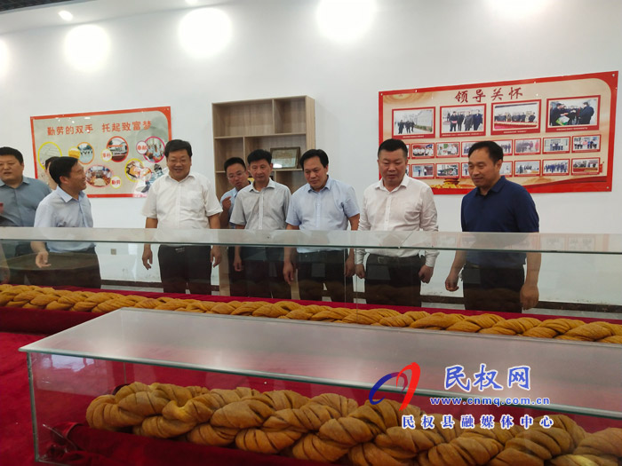 省司法廳黨委委員、副廳長魯建學(xué)到我縣調(diào)研法治鄉(xiāng)村建設(shè)工作