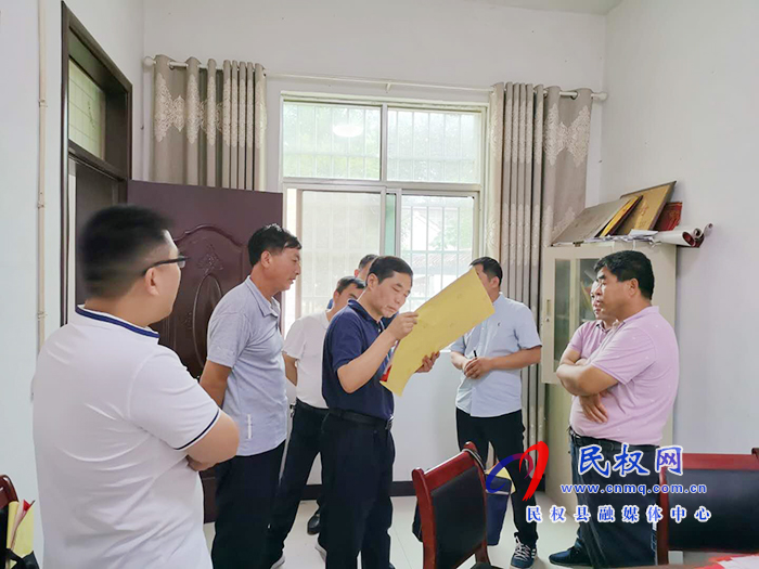 縣委常委、組織部長(zhǎng)何玉明到褚廟鄉(xiāng)督導(dǎo)脫貧攻堅(jiān)普查工作