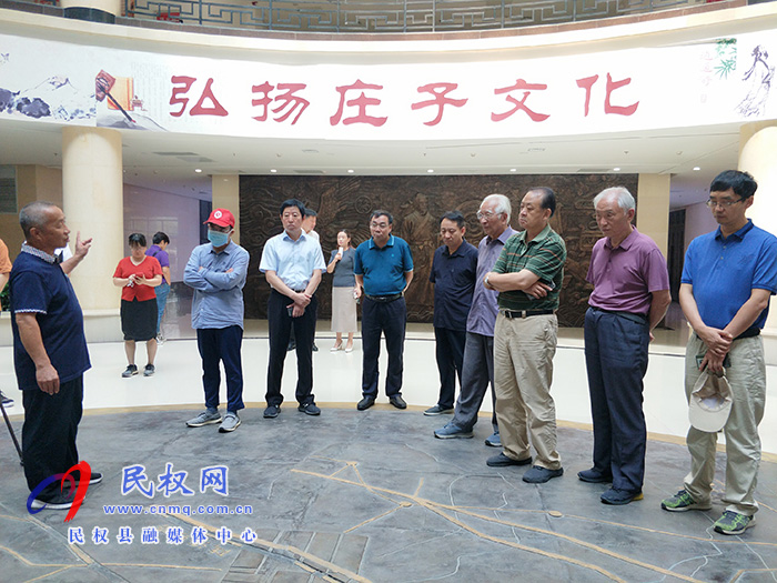 “商丘與黃河論壇”專家考察組一行蒞臨民權考察 “商丘與黃河論壇”專家考察組一行蒞臨民權考察