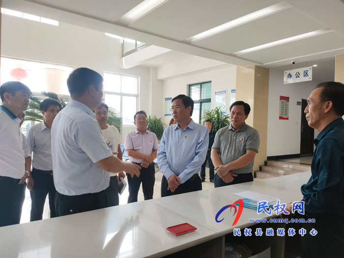 市人大常委會(huì)副主任、縣委書記姬脈常調(diào)研依法治縣、法治鄉(xiāng)村建設(shè)及“黨建＋一中心四平臺(tái)”建設(shè)工作