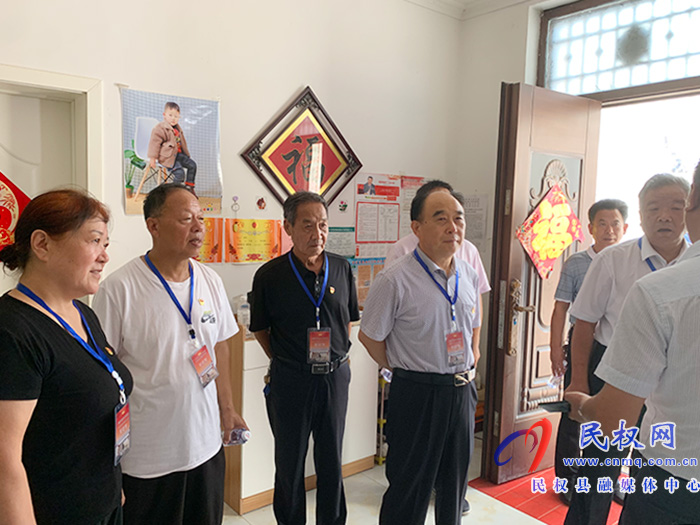 我縣組織離退休干部開展脫貧成果調(diào)研活動(dòng) 我縣組織離退休干部開展脫貧成果調(diào)研活動(dòng)