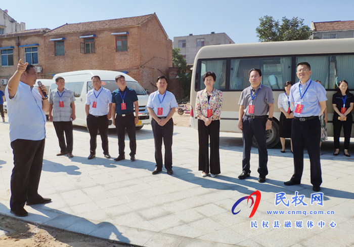 縣人大視察我縣地方糧油收儲(chǔ)“一園三?！敝攸c(diǎn)項(xiàng)目城市建設(shè)與管理工作