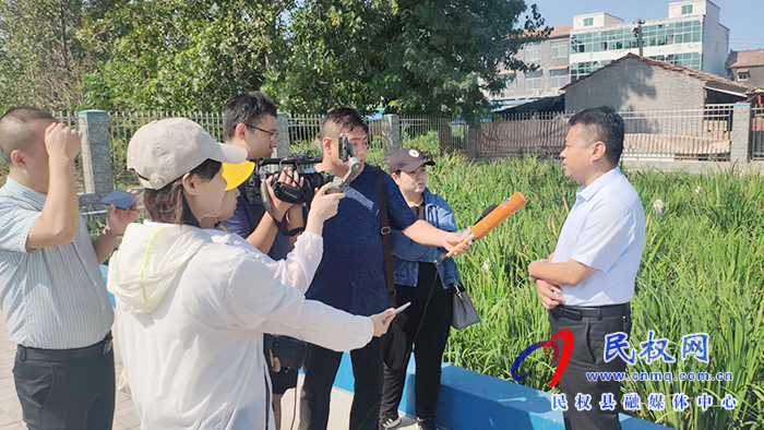 “農(nóng)媒總編走基層 鄉(xiāng)村振興中原行”采訪團到我縣部分鄉(xiāng)鎮(zhèn)進行采風 “農(nóng)媒總編走基層 鄉(xiāng)村振興中原行”采訪團到我縣部分鄉(xiāng)鎮(zhèn)進行采風