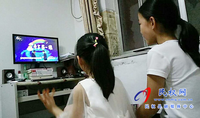 伯黨鄉(xiāng)中心校組織全鄉(xiāng)中小學(xué)師生觀看《開(kāi)學(xué)第一課》 伯黨鄉(xiāng)中心校組織全鄉(xiāng)中小學(xué)師生觀看《開(kāi)學(xué)第一課》