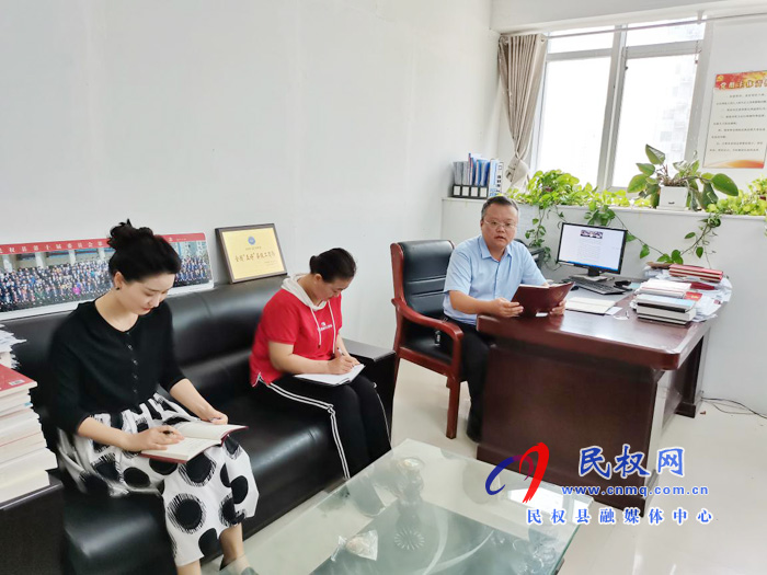 我縣各鄉(xiāng)鎮(zhèn)（街道辦）、縣直各單位認(rèn)真?zhèn)鬟_(dá)貫徹脫貧攻堅(jiān)問題整改暨總攻動(dòng)員會議精神